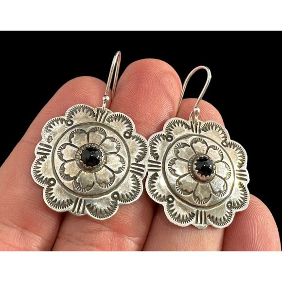 Navajo Etched Sterling Silver And Black Onyx Dangle Earrings Native American - Picture 6 of 7